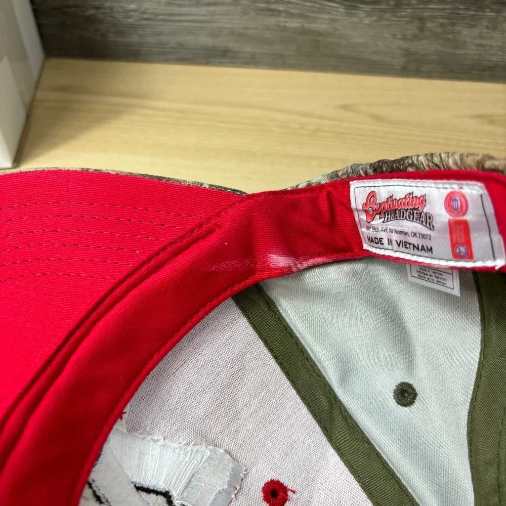 Wisconsin Badgers Hat Cap Strap‎ Back Red Camo NCAA Adjustable NWT *